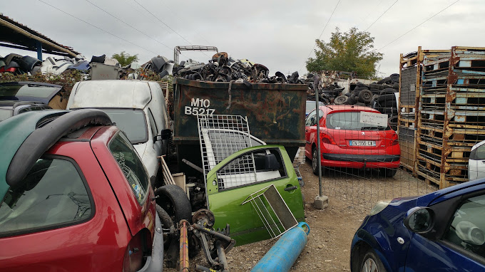 Aperçu des activités de la casse automobile ABS AUTO PIECES située à SAINT-BONNET-DE-MURE (69720)